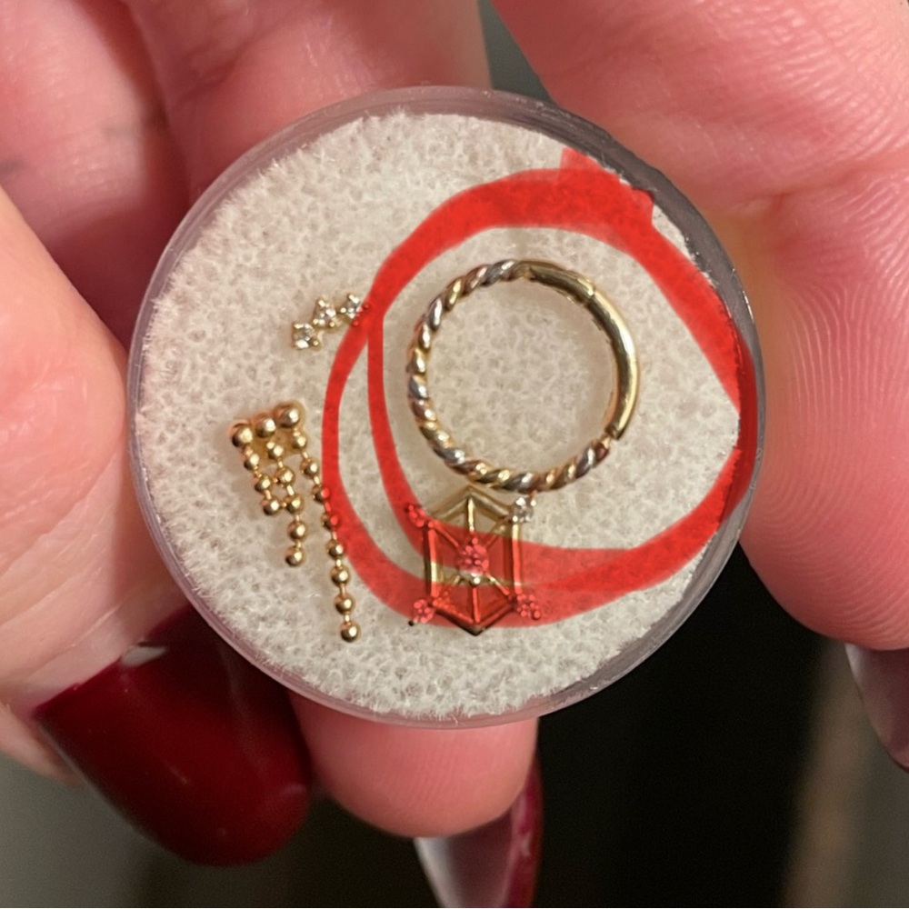 Custom listing: 14k tri-gold clicker
